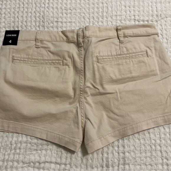 Express shorts. Size 4. New. - Picture 2 of 3
